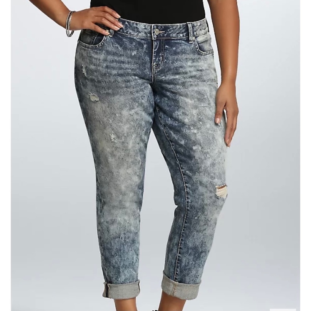 Torrid acid wash boyfriend jeans size 14